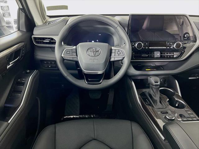 new 2025 Toyota Highlander car, priced at $52,813