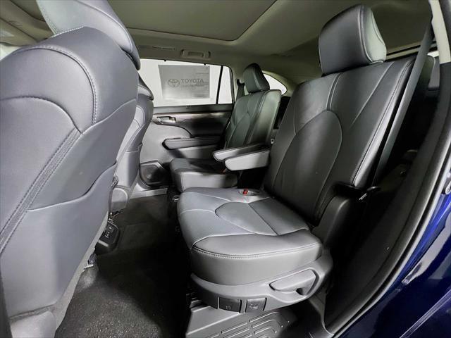 new 2025 Toyota Highlander car, priced at $52,813