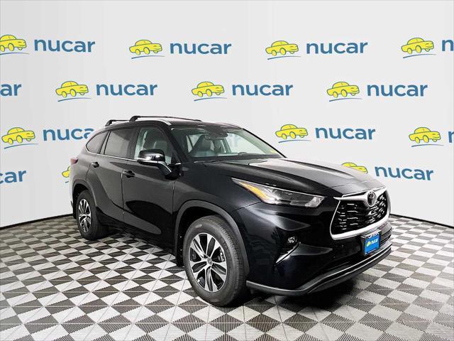 new 2025 Toyota Highlander car, priced at $48,572
