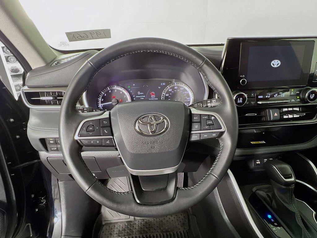 used 2023 Toyota Highlander car, priced at $38,291