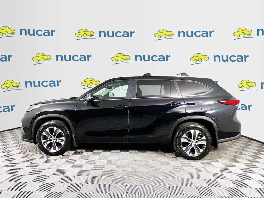 used 2023 Toyota Highlander car, priced at $38,291