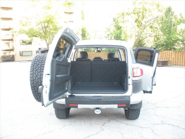 used 2007 Toyota FJ Cruiser car, priced at $13,995