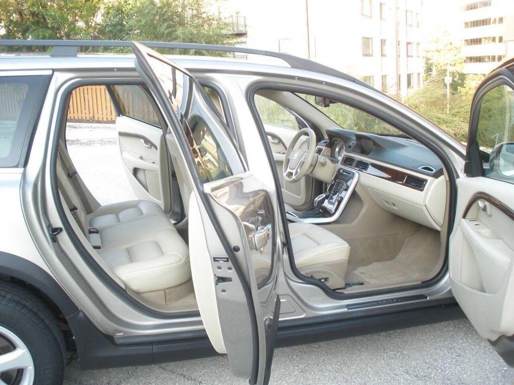 used 2013 Volvo XC70 car