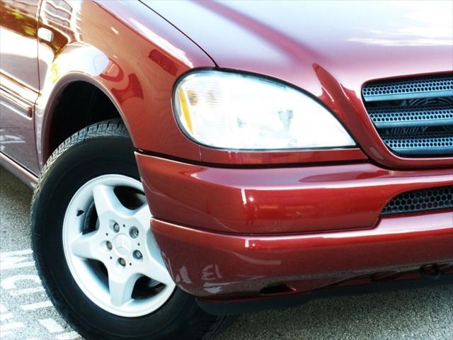 used 2000 Mercedes-Benz M-Class car, priced at $10,995