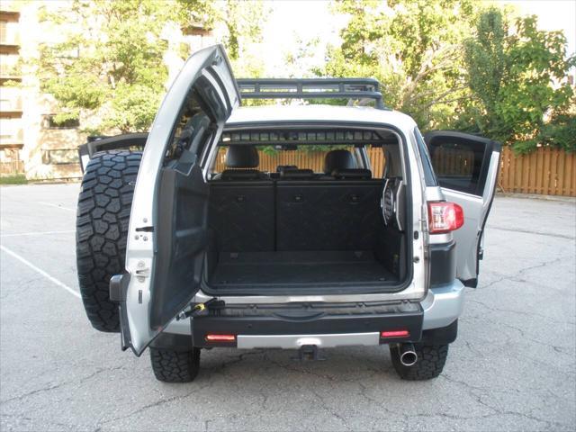 used 2007 Toyota FJ Cruiser car, priced at $15,995