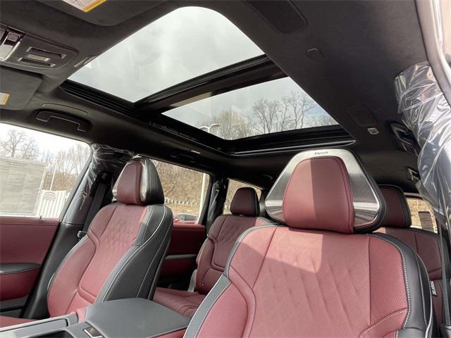 new 2025 INFINITI QX80 car, priced at $108,002