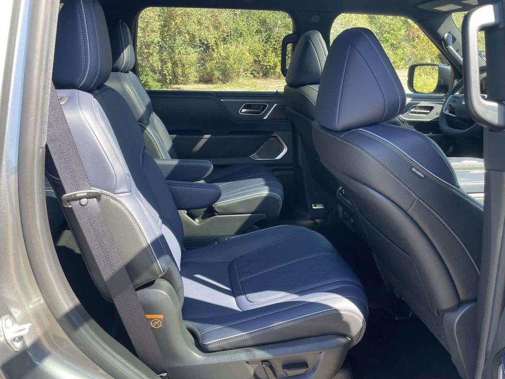 new 2026 INFINITI QX80 car, priced at $106,320