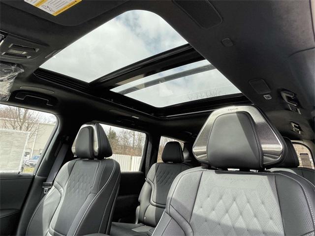 new 2025 INFINITI QX80 car, priced at $109,164
