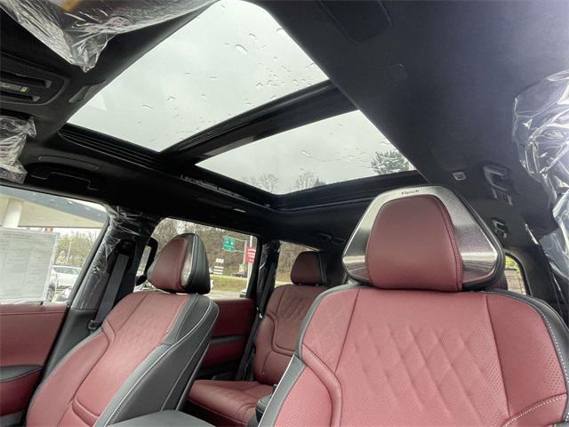new 2025 INFINITI QX80 car, priced at $109,326