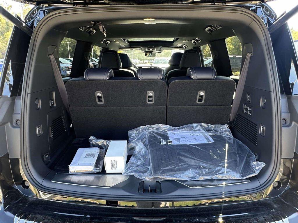 new 2026 INFINITI QX80 car, priced at $106,320