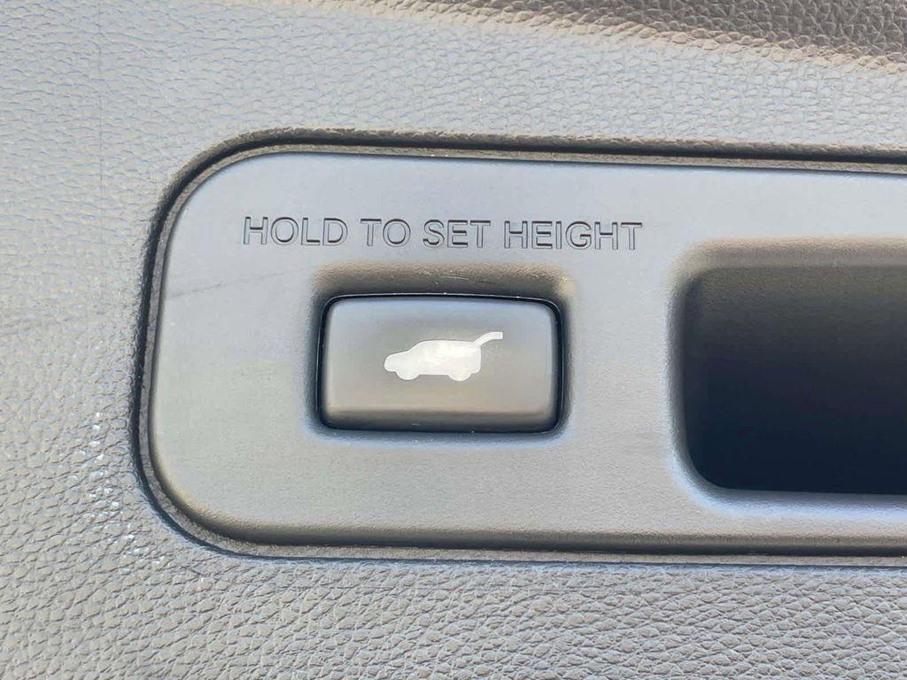 used 2022 Acura MDX car, priced at $28,998