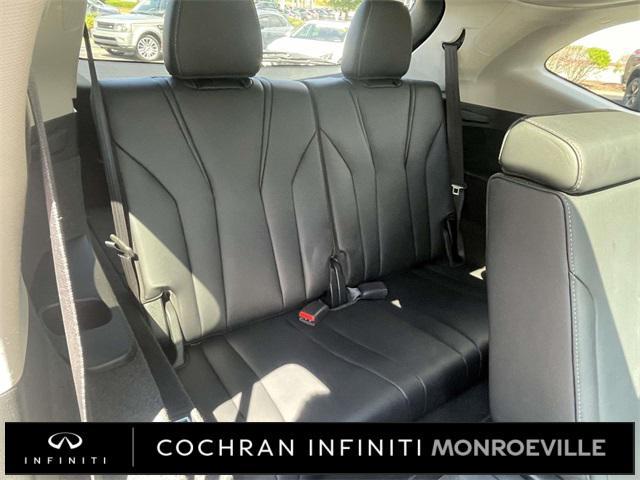 used 2022 Acura MDX car, priced at $31,300