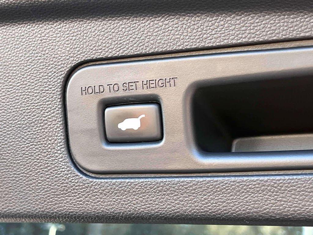 used 2022 Acura MDX car, priced at $27,998