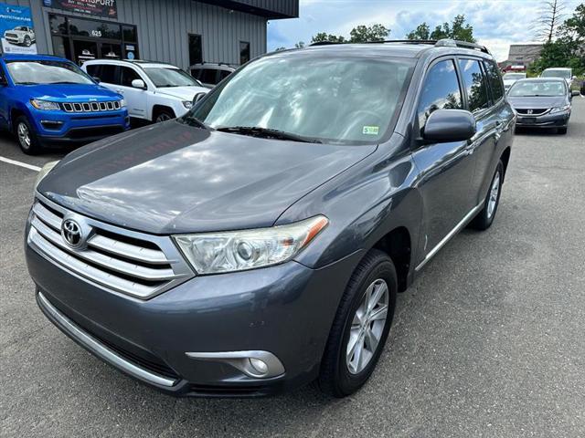 used 2013 Toyota Highlander car, priced at $10,999