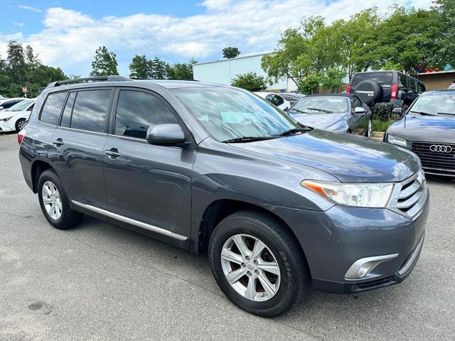 used 2013 Toyota Highlander car, priced at $10,999