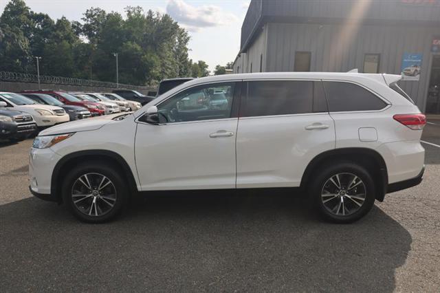 used 2019 Toyota Highlander car, priced at $21,495