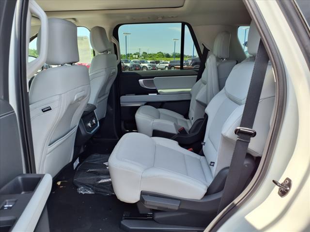 new 2025 Ford Expedition car, priced at $77,420