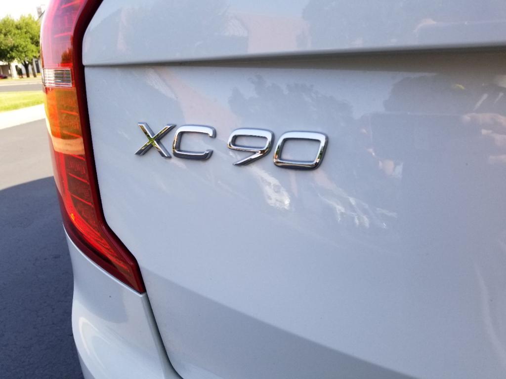 used 2022 Volvo XC90 car, priced at $41,900