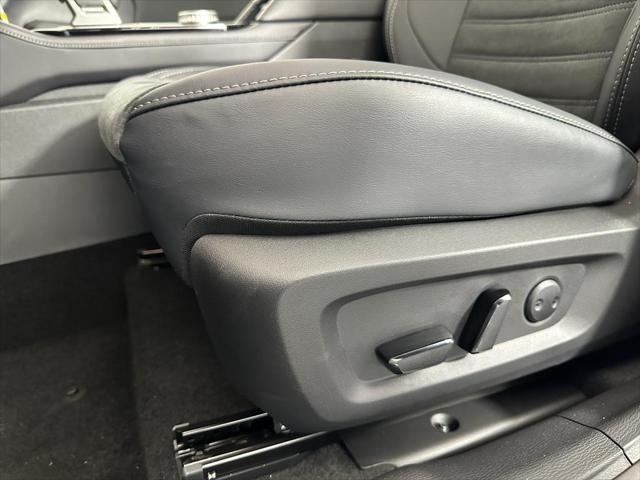 new 2025 Mitsubishi Outlander car, priced at $36,699