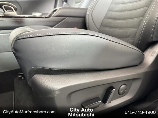 new 2025 Mitsubishi Outlander car, priced at $35,941