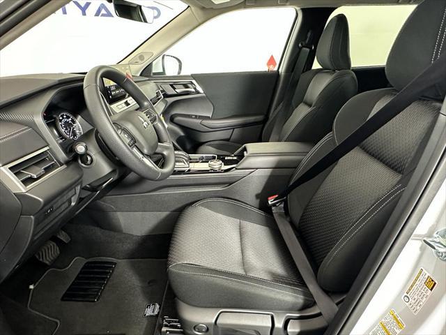 new 2025 Mitsubishi Outlander car, priced at $32,160