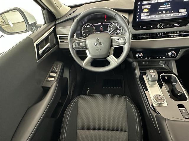 new 2025 Mitsubishi Outlander car, priced at $32,160