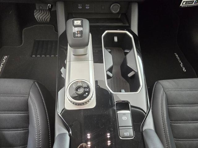 new 2025 Mitsubishi Outlander car, priced at $37,705