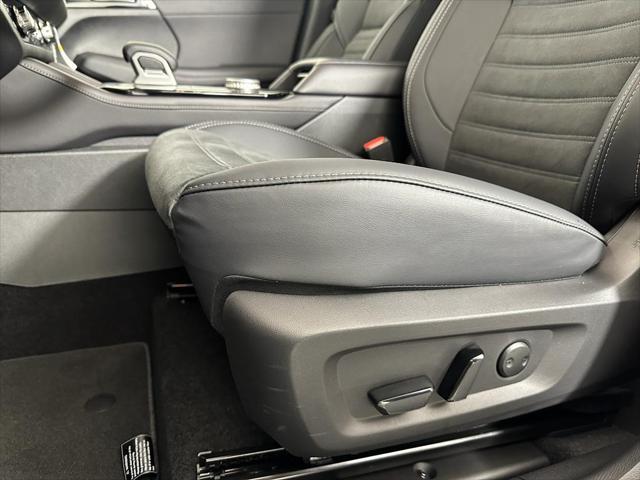 new 2025 Mitsubishi Outlander car, priced at $37,451