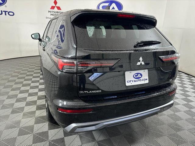 new 2025 Mitsubishi Outlander car, priced at $37,229