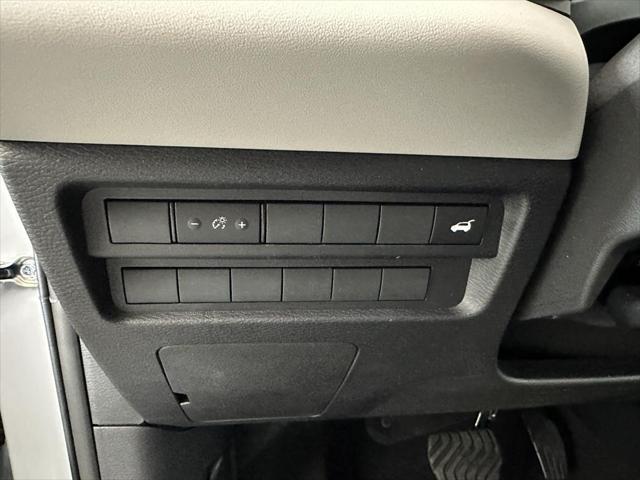 new 2025 Mitsubishi Outlander car, priced at $37,178