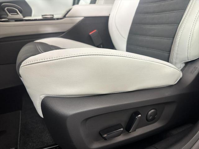 new 2025 Mitsubishi Outlander car, priced at $34,073