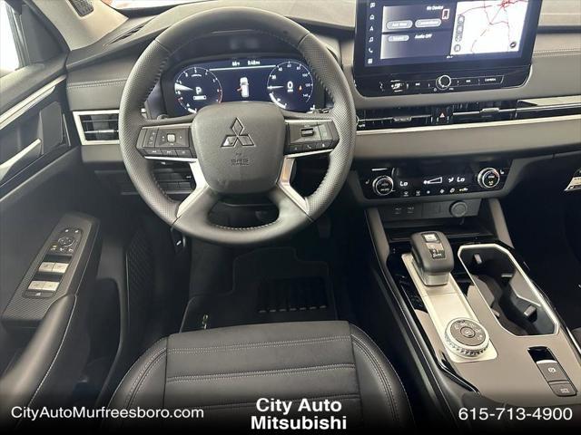 new 2025 Mitsubishi Outlander car, priced at $35,941