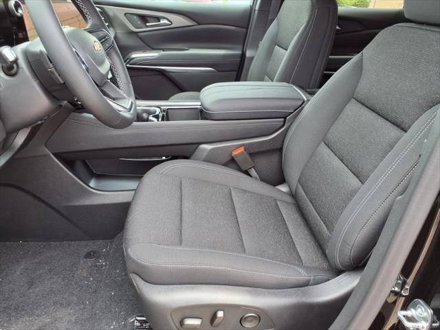 new 2025 Chevrolet Traverse car, priced at $45,545