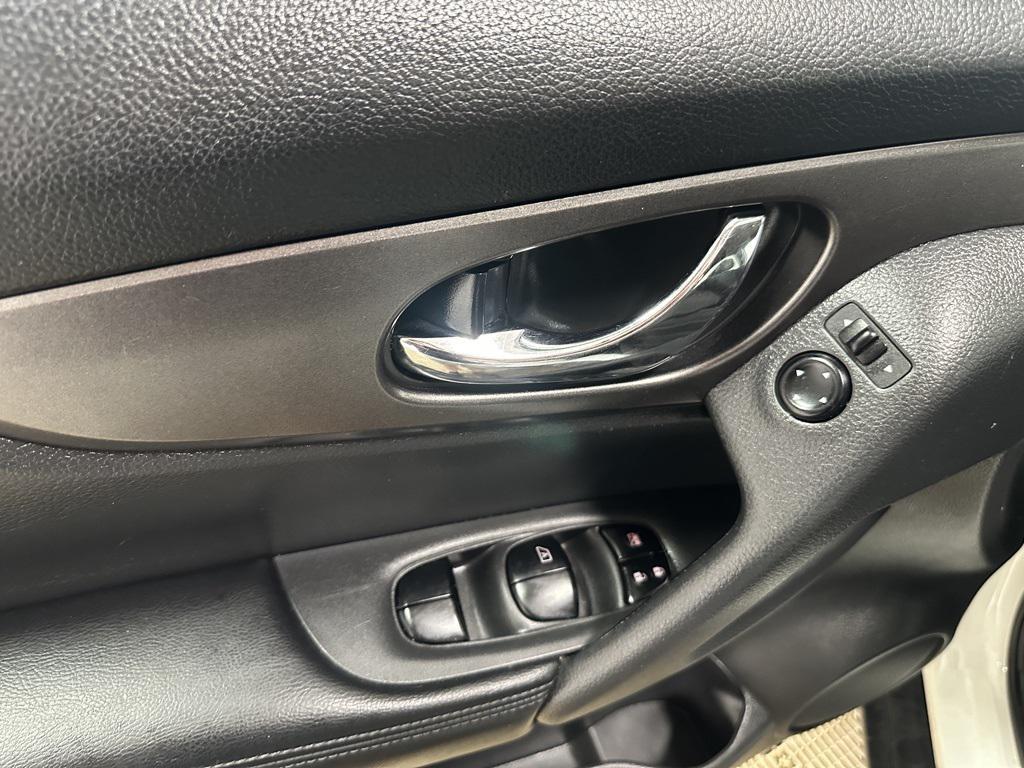 used 2016 Nissan Rogue car, priced at $9,563