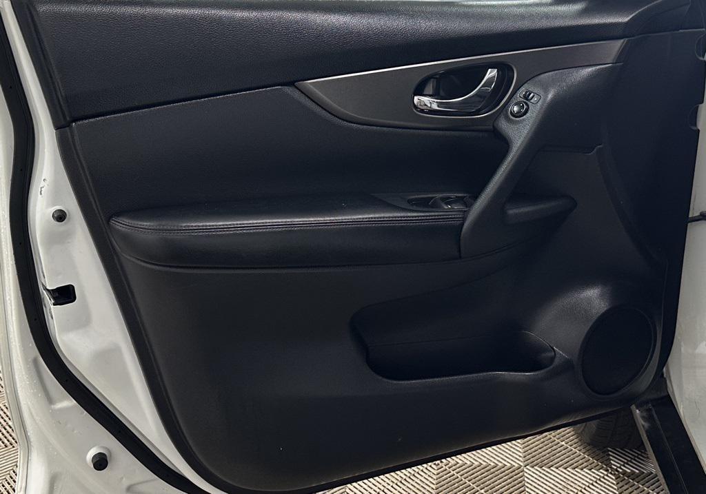 used 2016 Nissan Rogue car, priced at $9,563
