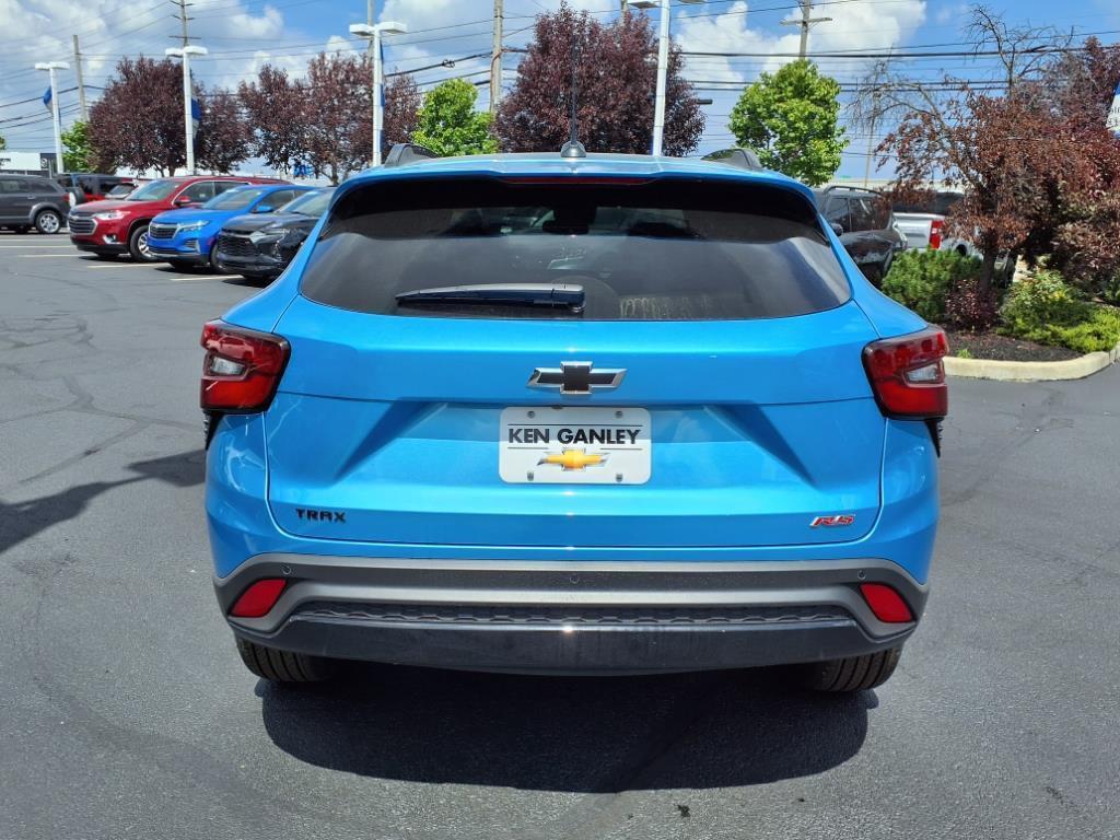 new 2025 Chevrolet Trax car