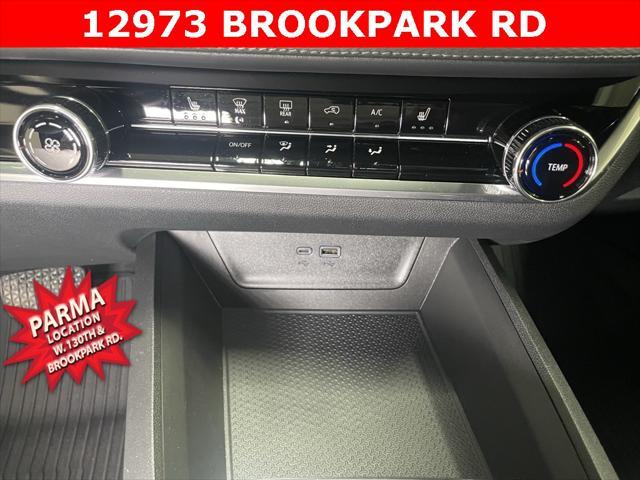 used 2025 Chevrolet Equinox car, priced at $29,464