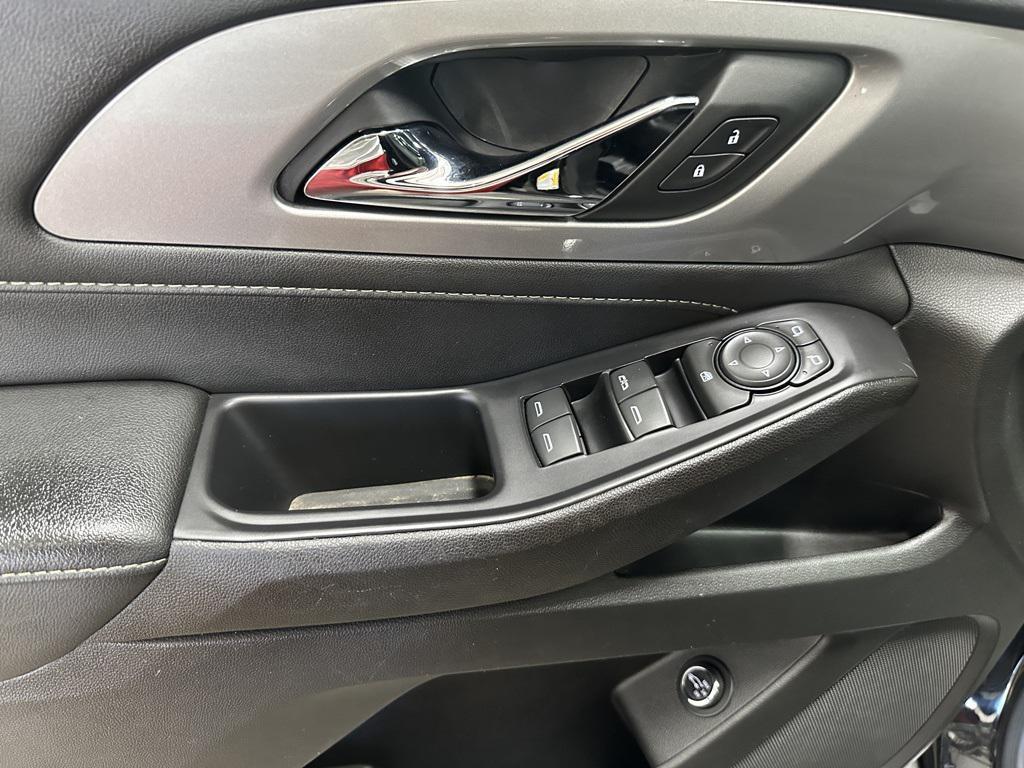 used 2022 Chevrolet Traverse car, priced at $28,852