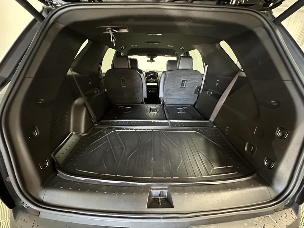 used 2022 Chevrolet Traverse car, priced at $28,852