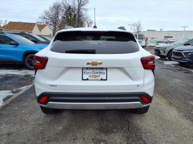 new 2025 Chevrolet Trax car, priced at $26,075