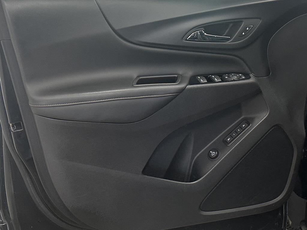 used 2022 Chevrolet Equinox car, priced at $24,492