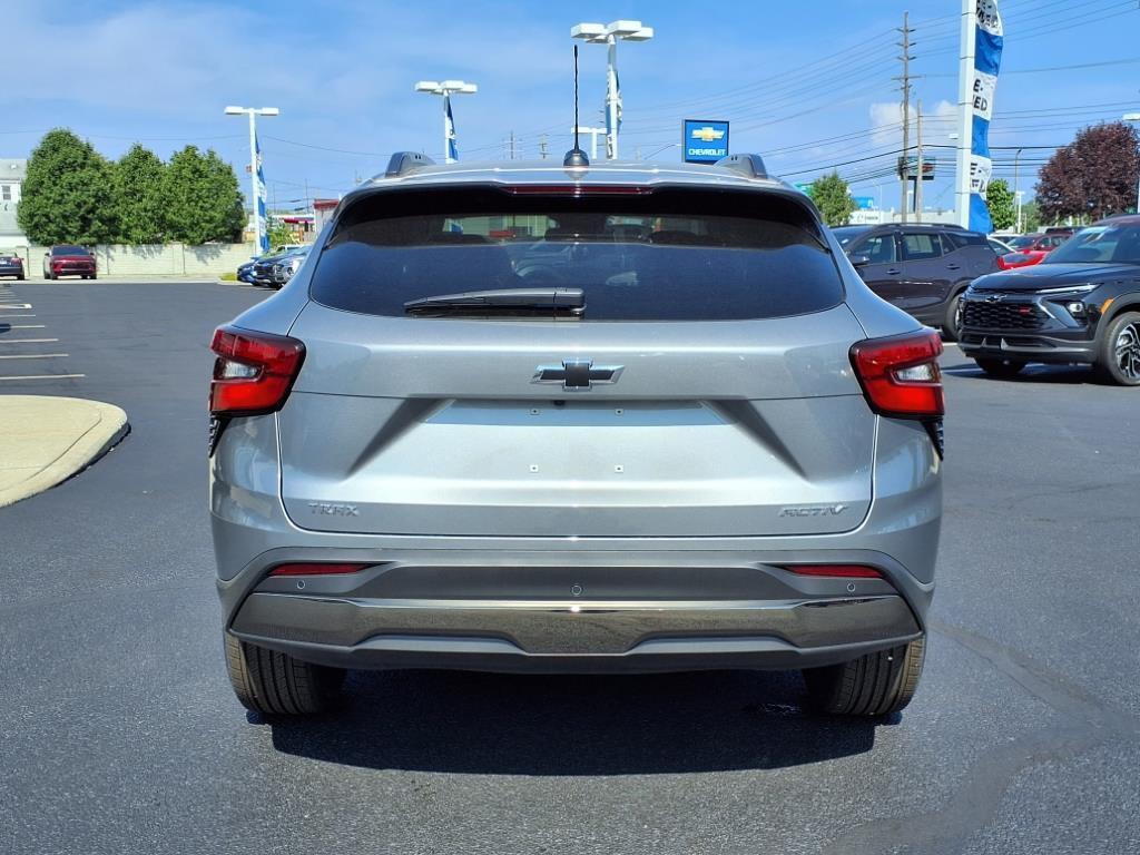 new 2025 Chevrolet Trax car, priced at $27,825