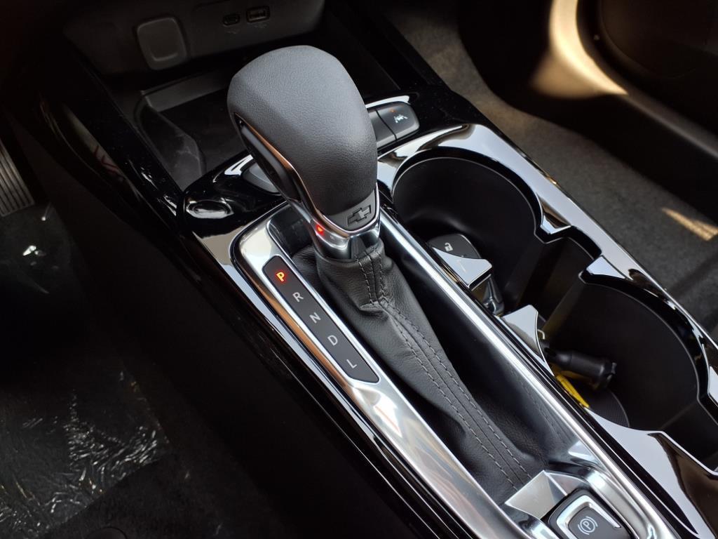 new 2025 Chevrolet Trax car, priced at $27,825