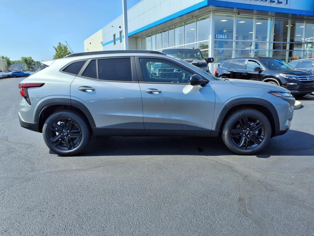 new 2025 Chevrolet Trax car, priced at $27,825