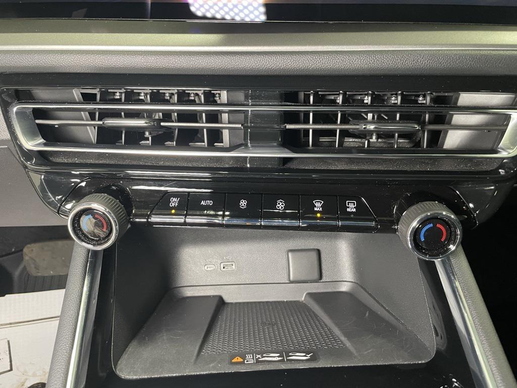 used 2024 Chevrolet Traverse car, priced at $36,498