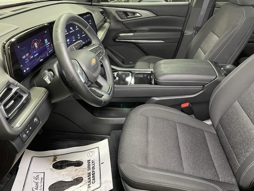 used 2024 Chevrolet Traverse car, priced at $36,498