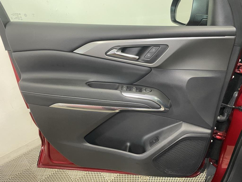 used 2024 Chevrolet Traverse car, priced at $36,498