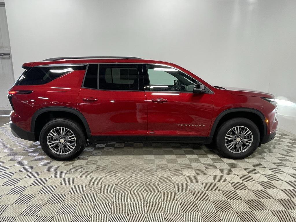 used 2024 Chevrolet Traverse car, priced at $36,498