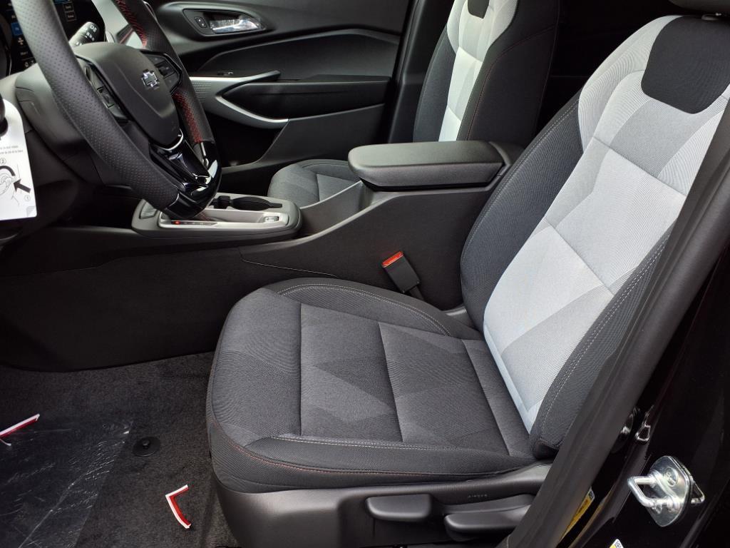 new 2025 Chevrolet Trax car, priced at $25,325