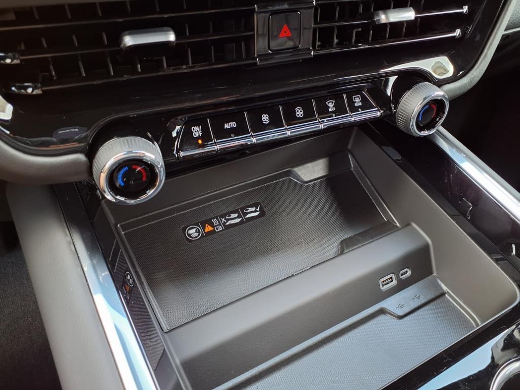 new 2025 Chevrolet Suburban car, priced at $89,180